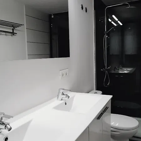 Homeforguest Bioma Modern & Minimalist *