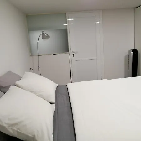 Homeforguest Bioma Modern & Minimalist Apartment